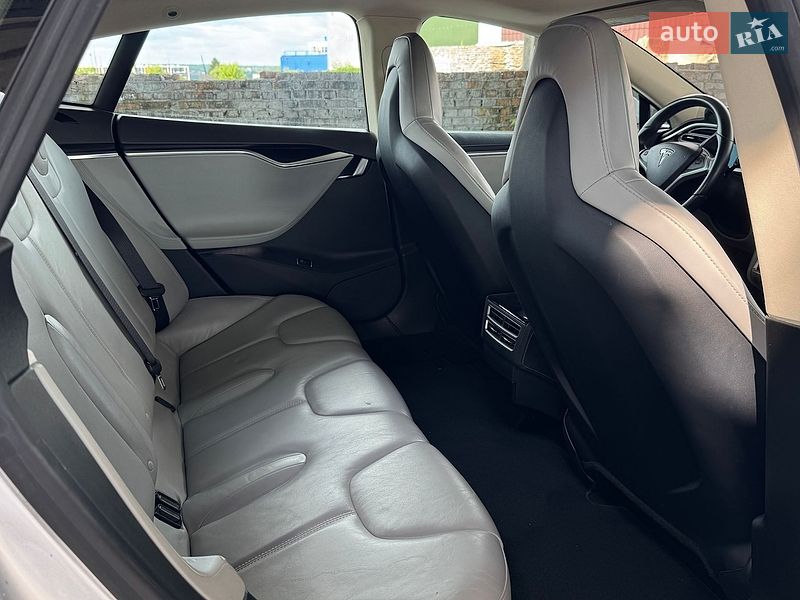Ліфтбек Tesla Model S 2013 в Вінниці фото 47 Ліфтбек Tesla Model S 2013 в Вінниці