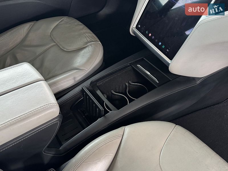 Ліфтбек Tesla Model S 2013 в Вінниці фото 52 Ліфтбек Tesla Model S 2013 в Вінниці