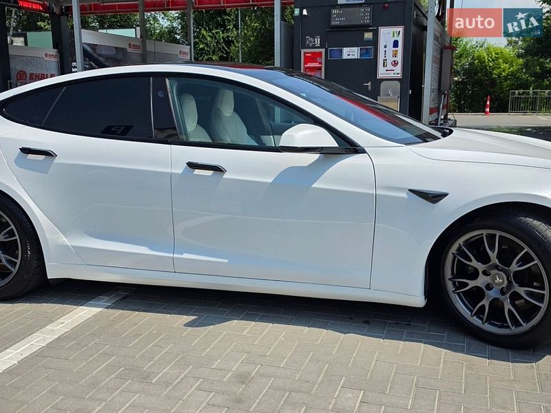 Лифтбек Tesla Model S 2021 в Одессе