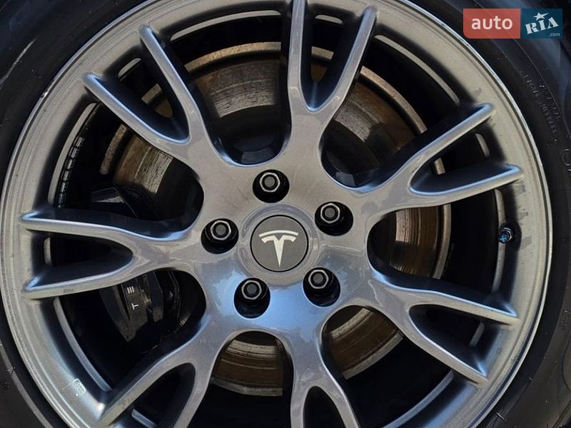 Лифтбек Tesla Model S 2021 в Одессе