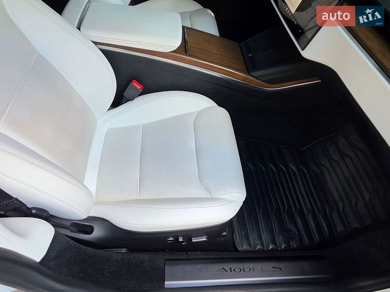 Лифтбек Tesla Model S 2021 в Одессе