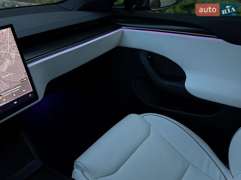 Лифтбек Tesla Model S 2021 в Киеве