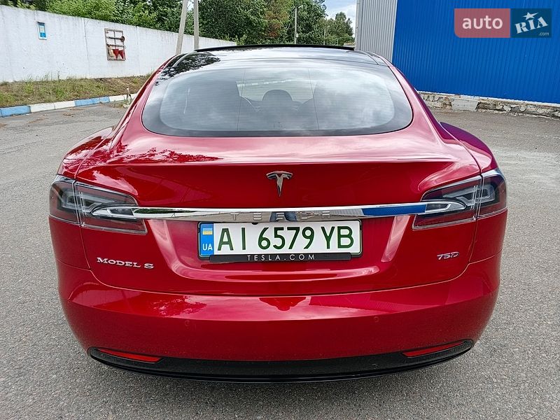 Лифтбек Tesla Model S 2017 в Киеве