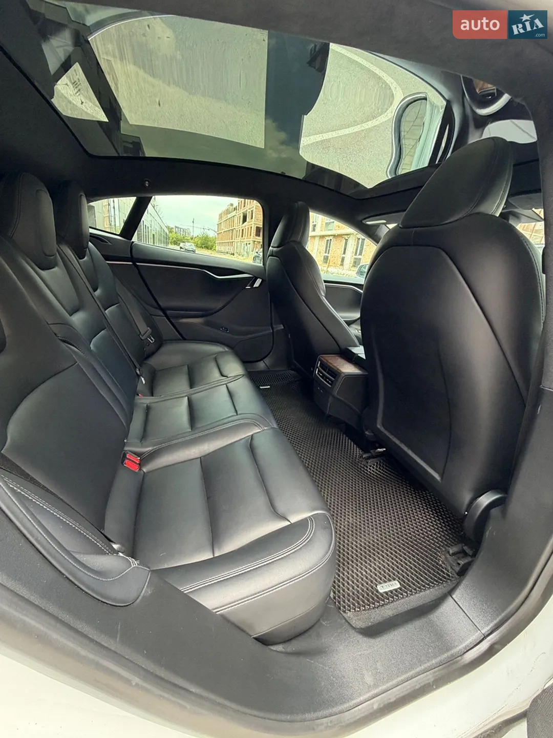 2020 Tesla Model S - мініатюра 9