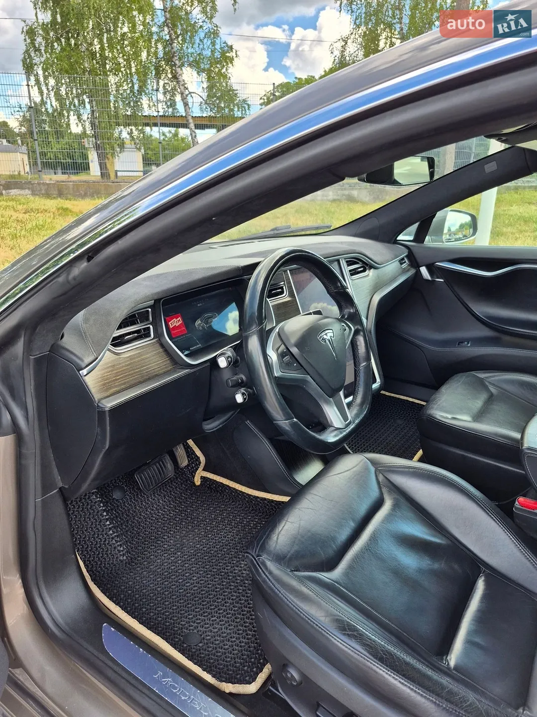 2015 Tesla Model S - мініатюра 12