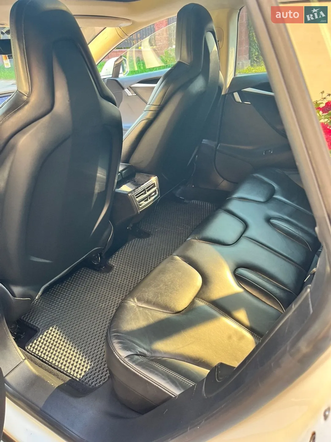 2012 Tesla Model S - мініатюра 16