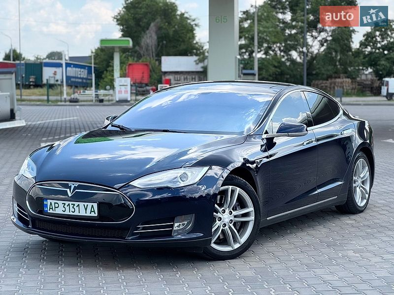 Лифтбек Tesla Model S 2014 в Днепре