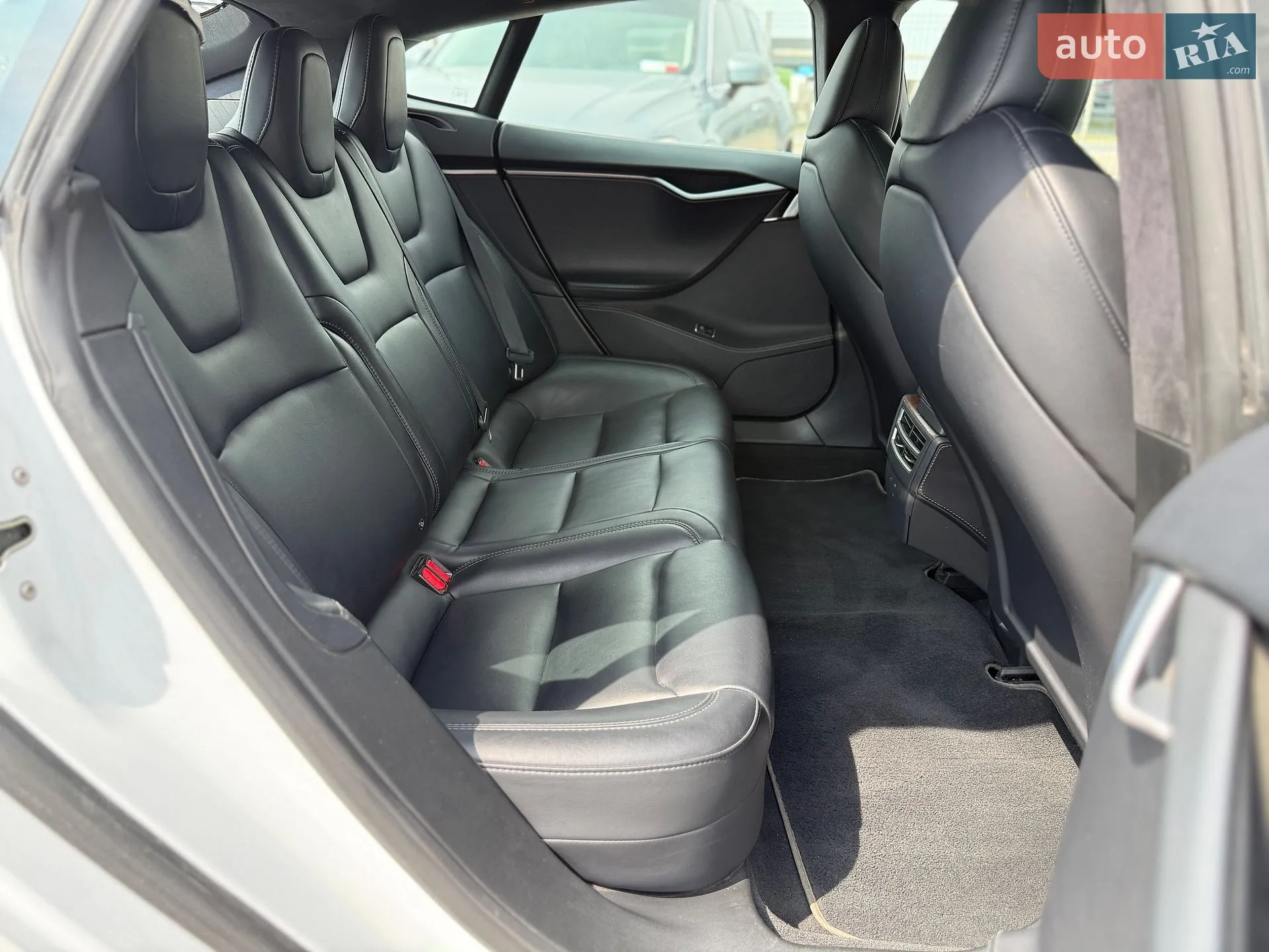 2020 Tesla Model S - мініатюра 18