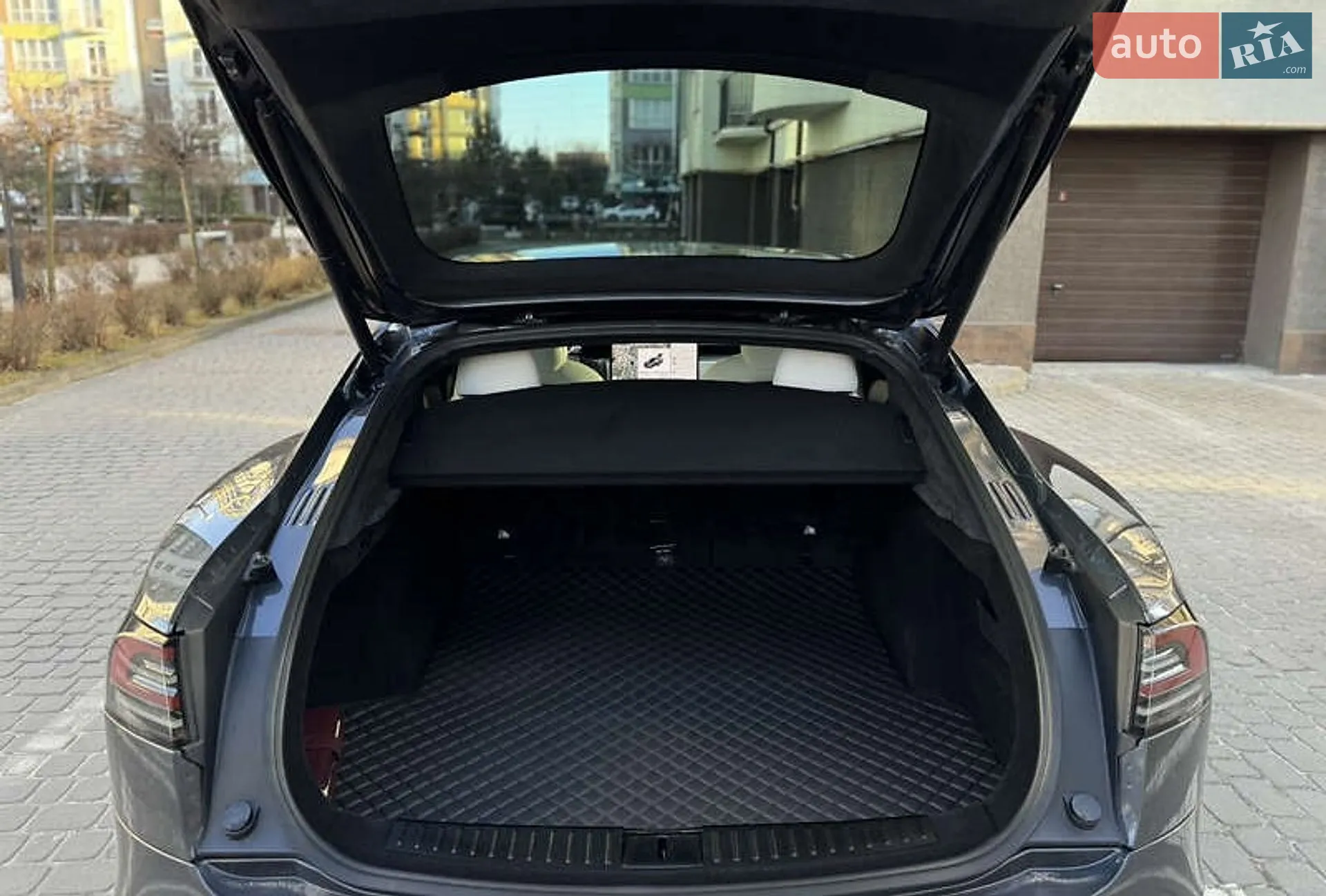 2022 Tesla Model S - мініатюра 13