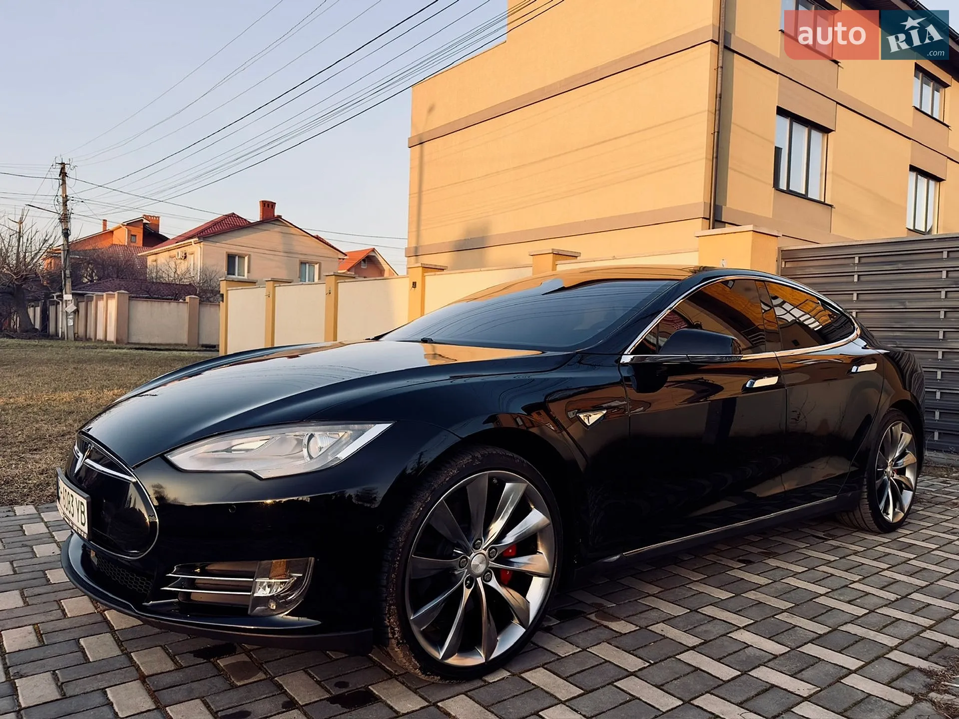 2014 Tesla Model S - мініатюра 2