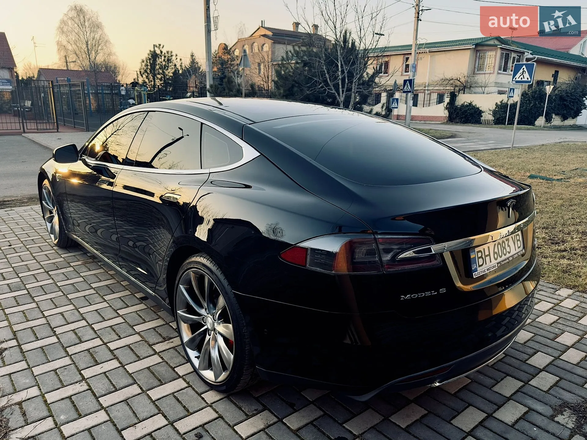 2014 Tesla Model S - мініатюра 5