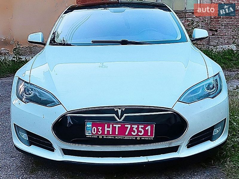 Tesla Model S, фото из объявления
