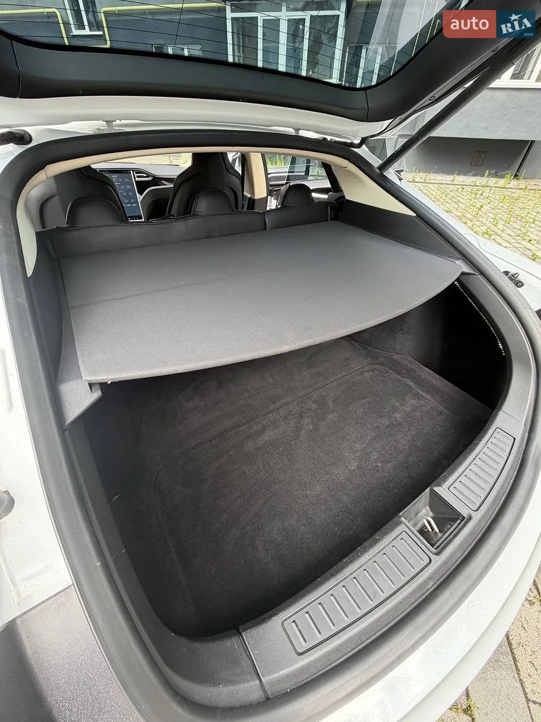 2014 Tesla Model S - мініатюра 17