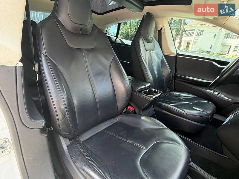 Ліфтбек Tesla Model S 2014 в Києві фото 24 Ліфтбек Tesla Model S 2014 в Києві