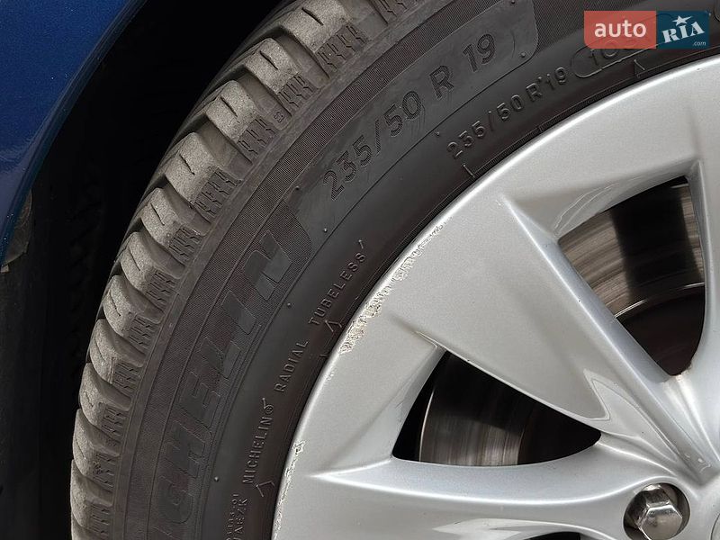 Лифтбек Tesla Model S 2016 в Киеве