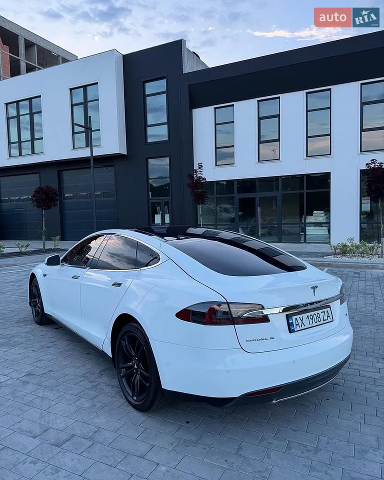 2015 Tesla Model S - мініатюра 20