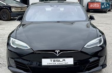 Лифтбек Tesla Model S 2016 в Виннице
