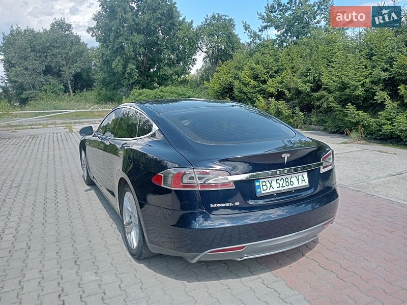 Ліфтбек Tesla Model S 2013 в Шепетівці
