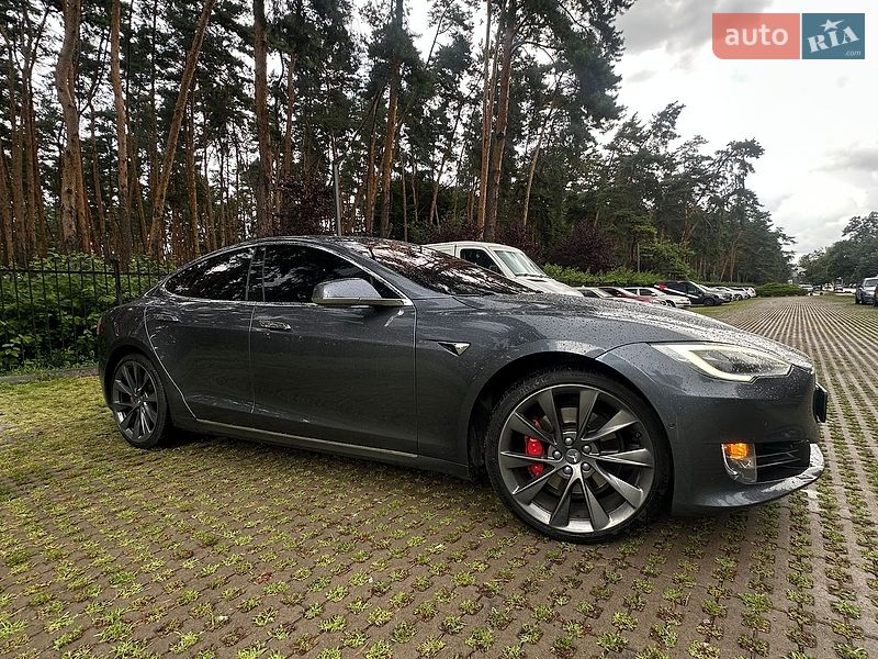 Ліфтбек Tesla Model S 2018 в Києві