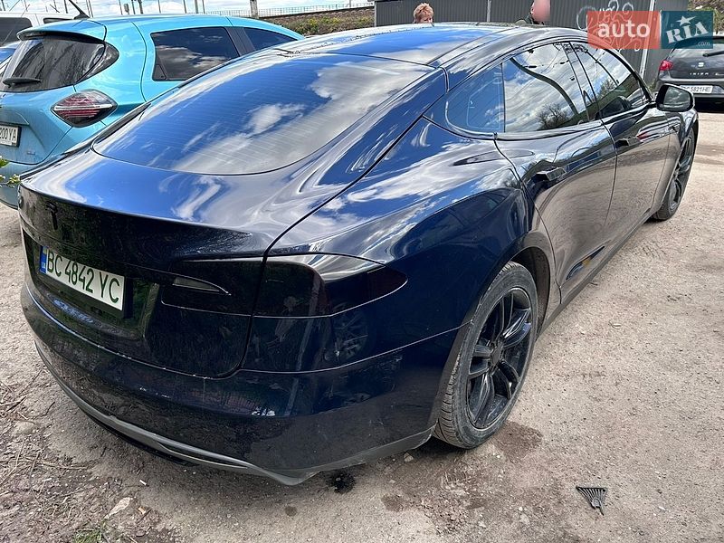 Лифтбек Tesla Model S 2014 в Тернополе
