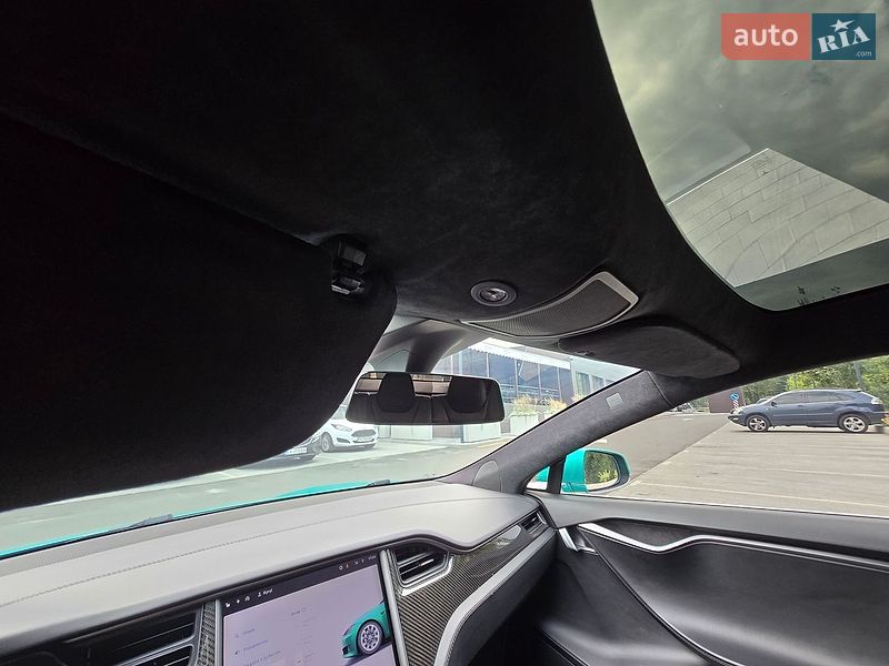 Лифтбек Tesla Model S 2018 в Киеве