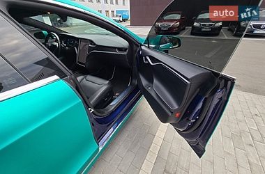 Лифтбек Tesla Model S 2018 в Киеве