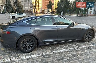 Лифтбек Tesla Model S 2018 в Харькове