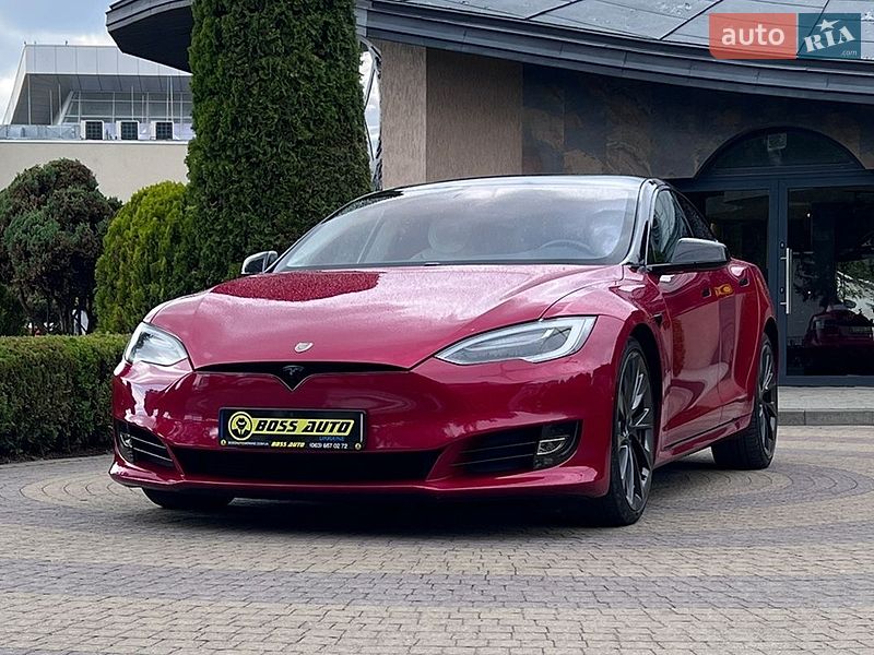Лифтбек Tesla Model S 2019 в Львове
