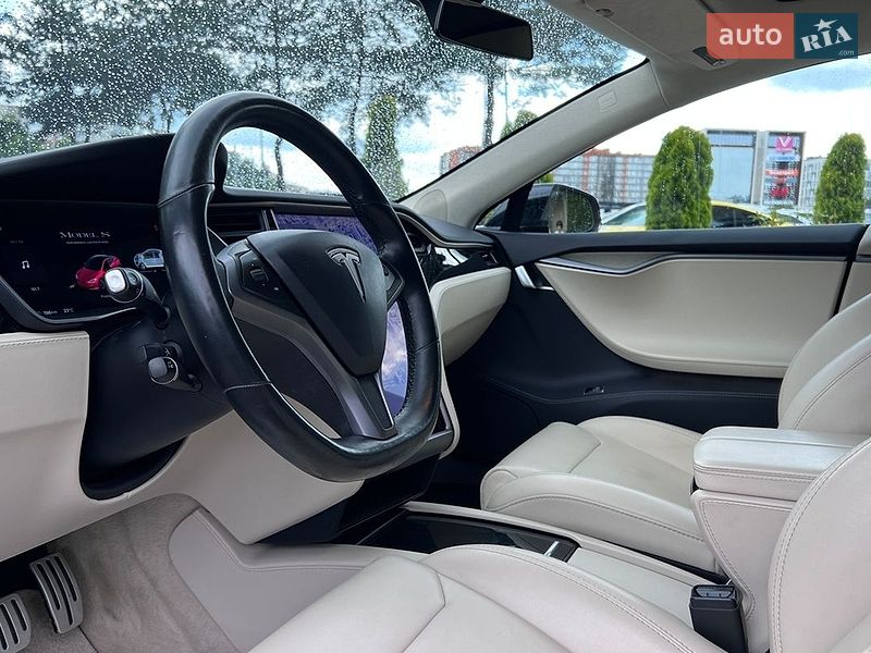 Лифтбек Tesla Model S 2019 в Львове