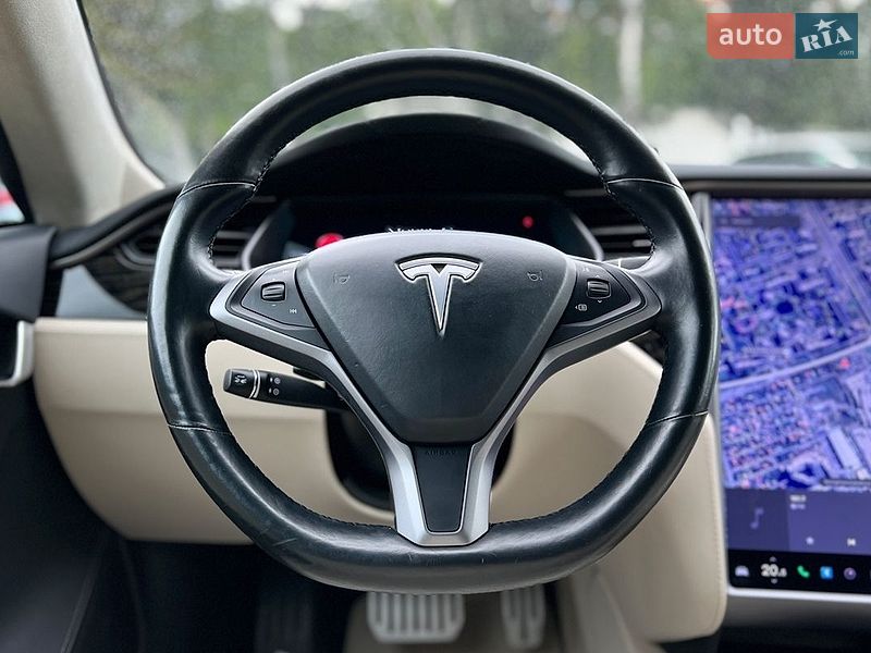 Лифтбек Tesla Model S 2019 в Львове