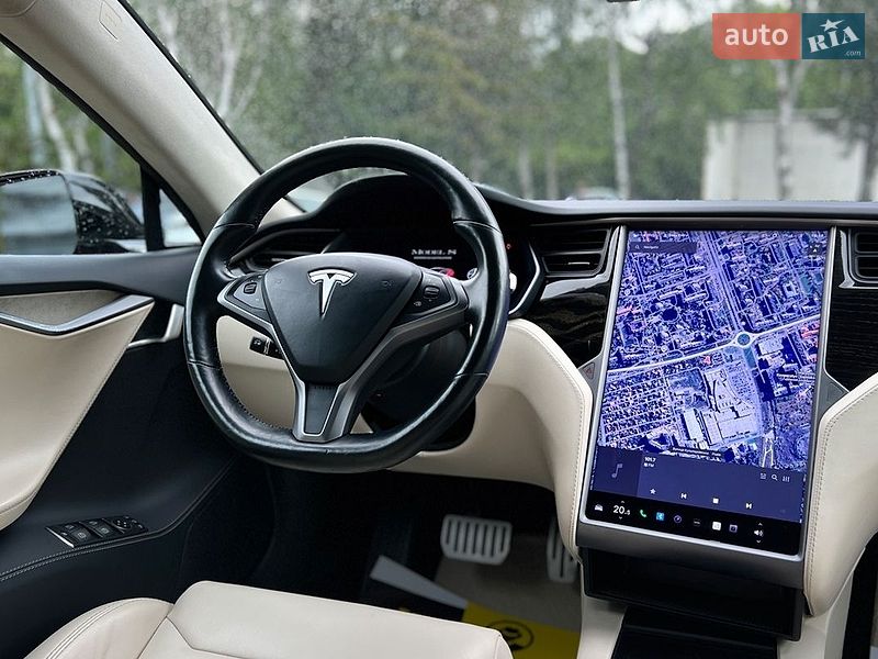 Лифтбек Tesla Model S 2019 в Львове