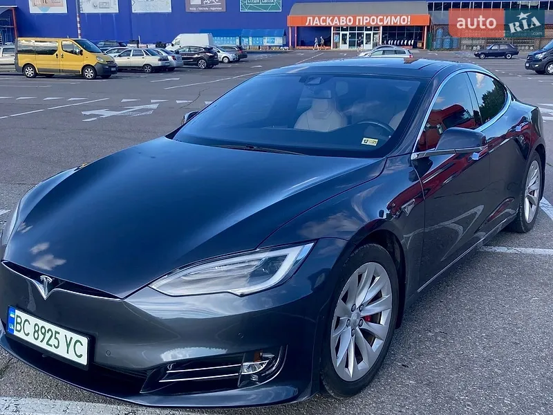 Tesla Model S 2016