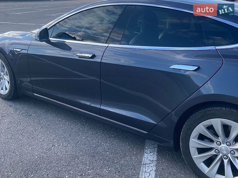 Ліфтбек Tesla Model S 2016 в Львові фото 10 Ліфтбек Tesla Model S 2016 в Львові