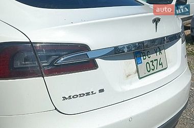 Ліфтбек Tesla Model S 2015 в Львові