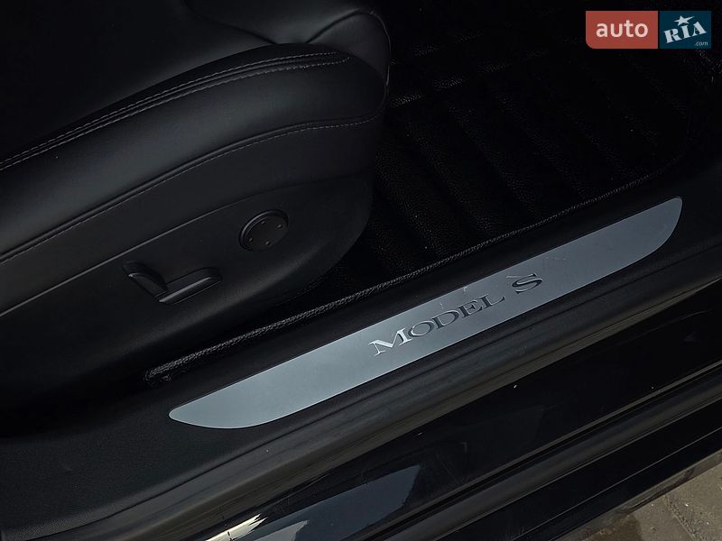 Ліфтбек Tesla Model S 2018 в Костопілі фото 41 Ліфтбек Tesla Model S 2018 в Костопілі