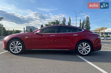 Лифтбек Tesla Model S 2015 в Киеве