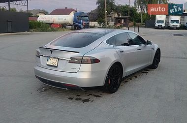 Лифтбек Tesla Model S 2013 в Калуше