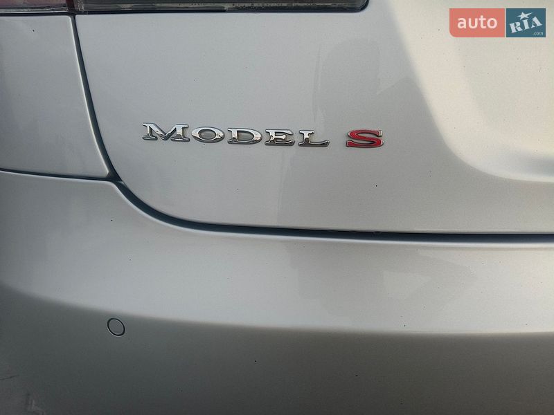 Лифтбек Tesla Model S 2013 в Калуше