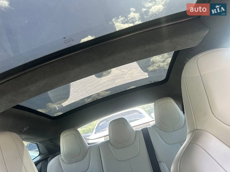 Лифтбек Tesla Model S 2016 в Полтаве