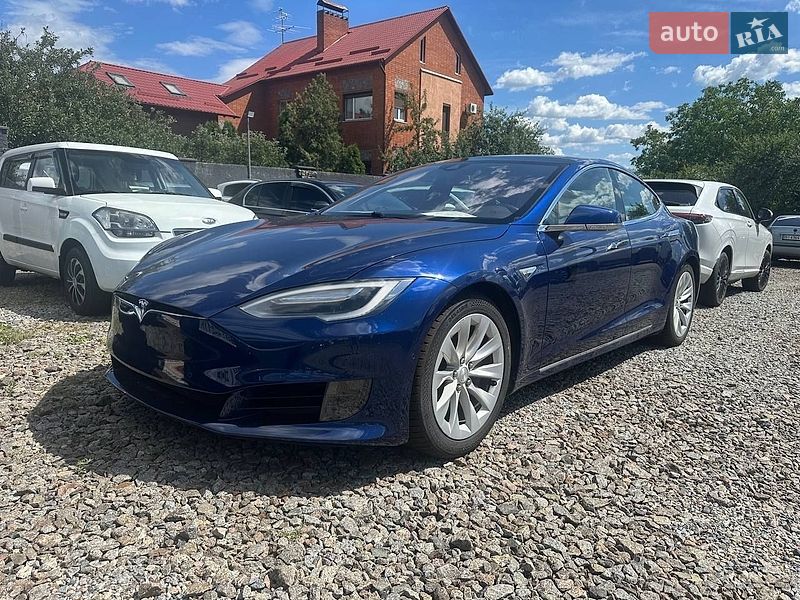 Лифтбек Tesla Model S 2016 в Полтаве