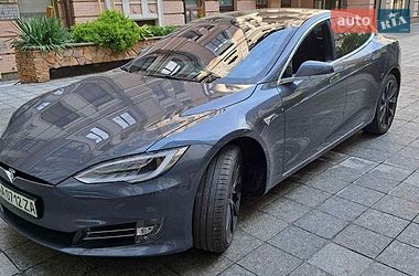 Лифтбек Tesla Model S 2020 в Киеве