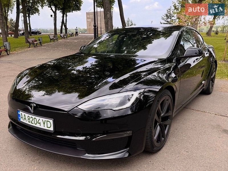 Tesla Model S, фото з оголошення
