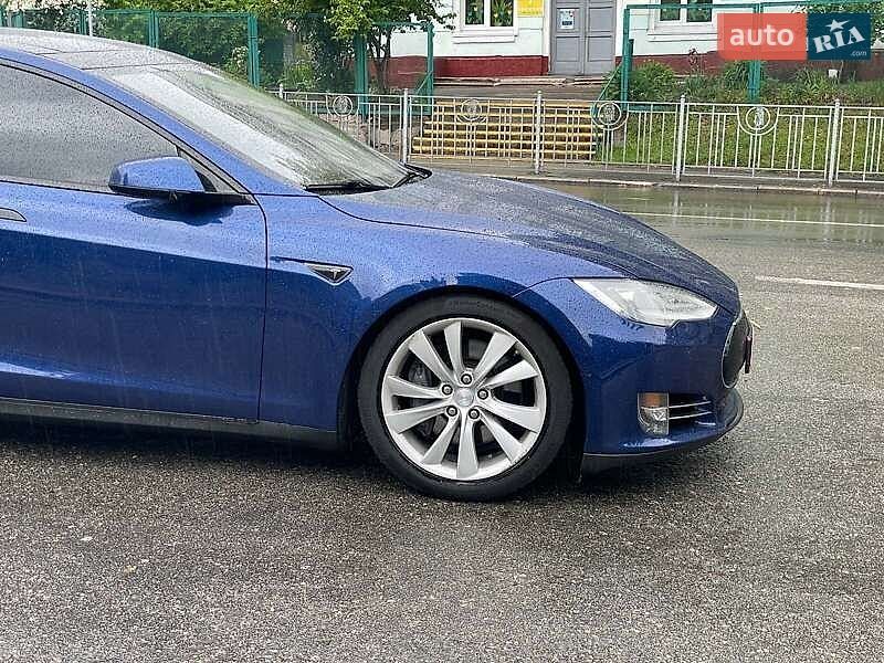 Лифтбек Tesla Model S 2015 в Одессе