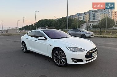 Лифтбек Tesla Model S 2014 в Львове