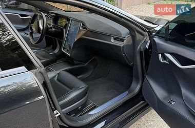 Лифтбек Tesla Model S 2015 в Киеве