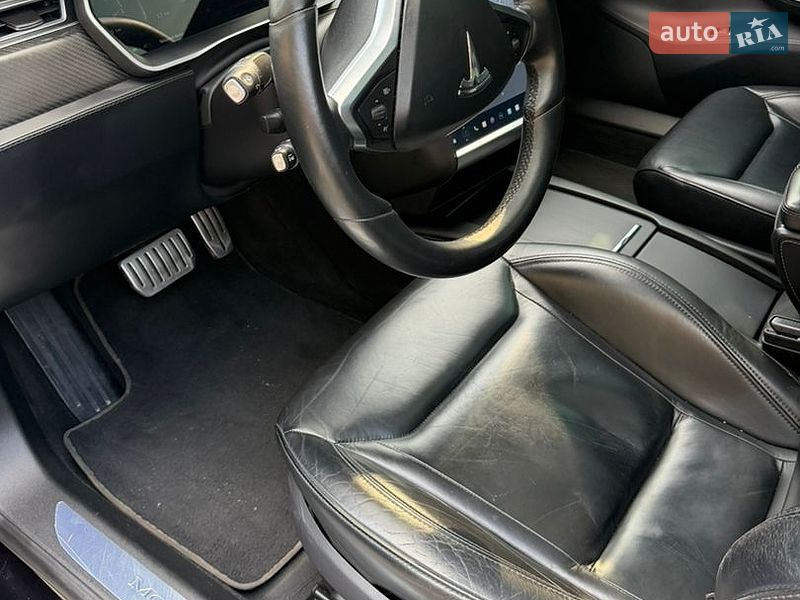 Лифтбек Tesla Model S 2015 в Киеве