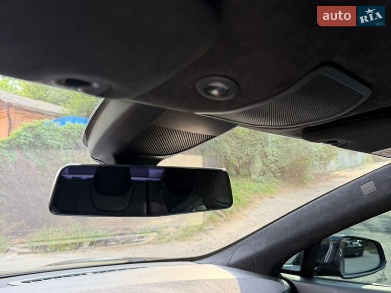 Ліфтбек Tesla Model S 2015 в Києві