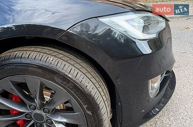 Лифтбек Tesla Model S 2015 в Киеве