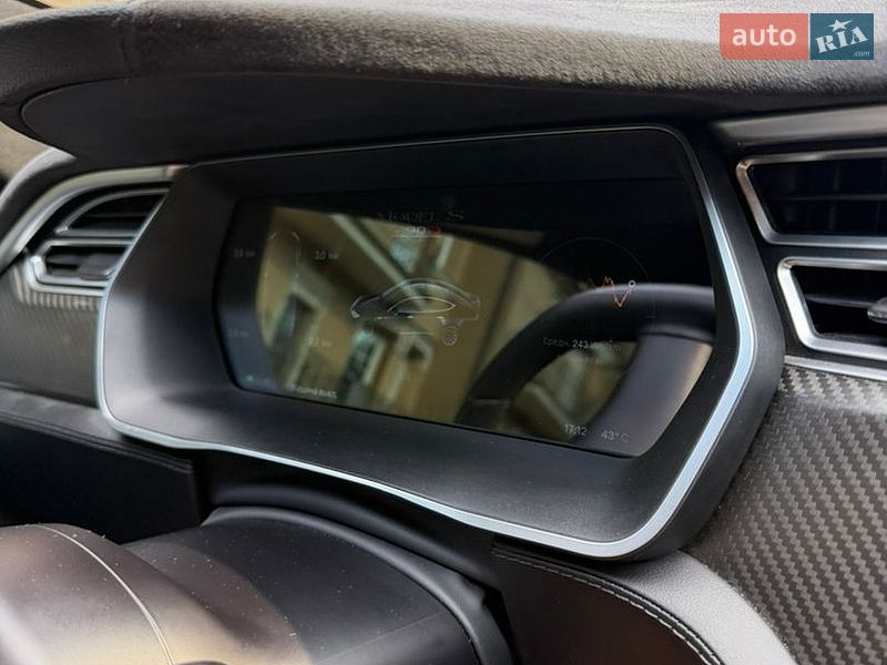 Лифтбек Tesla Model S 2015 в Киеве