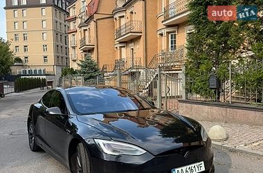 Лифтбек Tesla Model S 2015 в Киеве